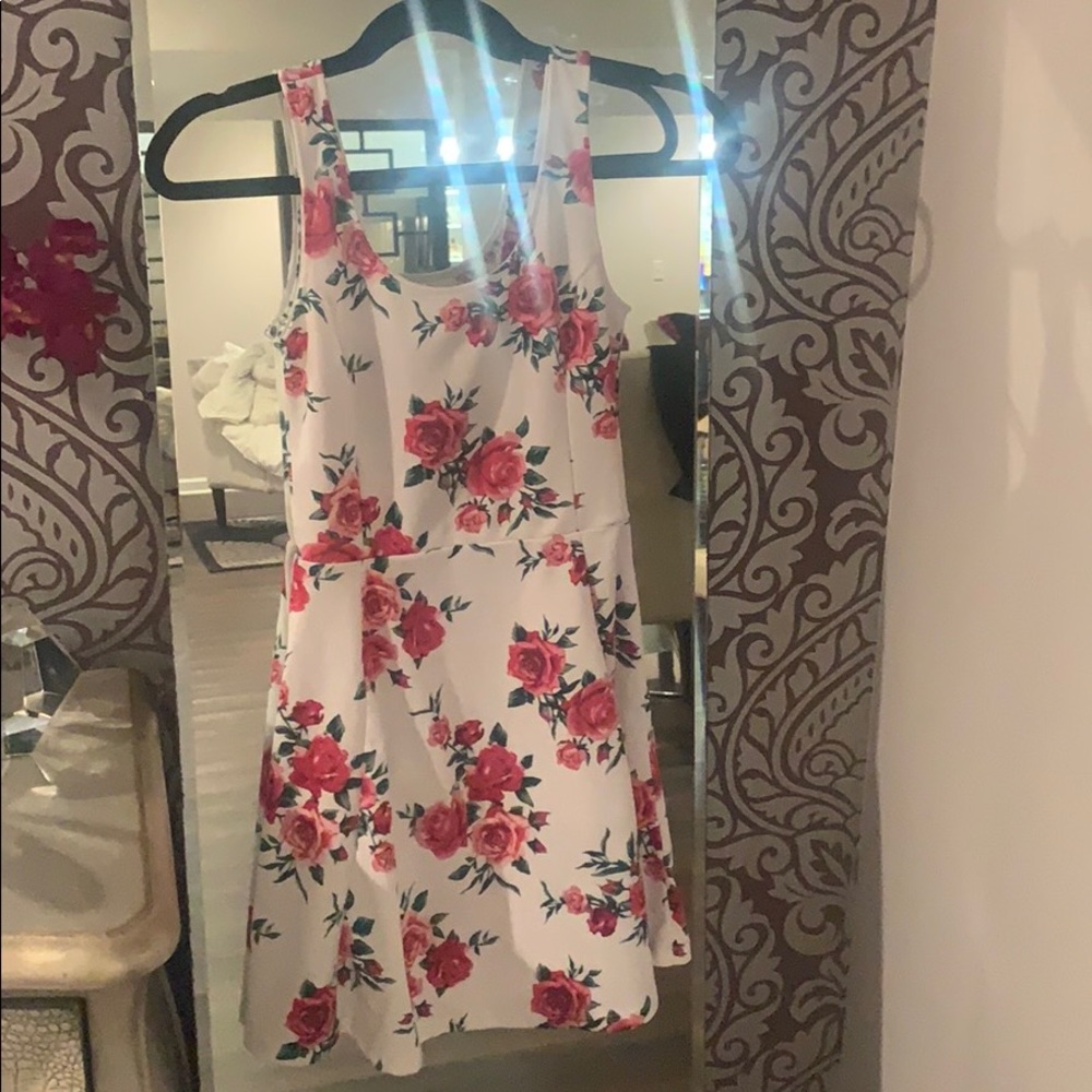 Sundress A-line flattering shape size small